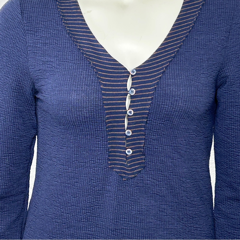 Hem & Thread Women's Top Blue Large Long Sleeve Thermal V Neck